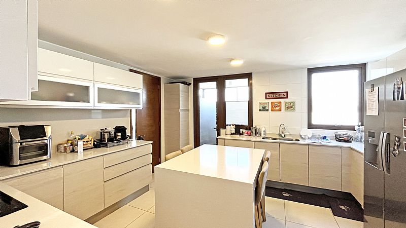 AMPLIA COCINA, ORIENTE, SAN DAMIN, CONDOMINIO MOLLER